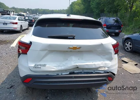 2024 Chevrolet Trax Fwd Sp z USA, uszkodzony, nr VIN KL77LFE27RC224474